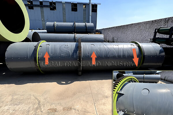 Orificios para golpeadores para una mejor granulación del fertilizante en el tambor